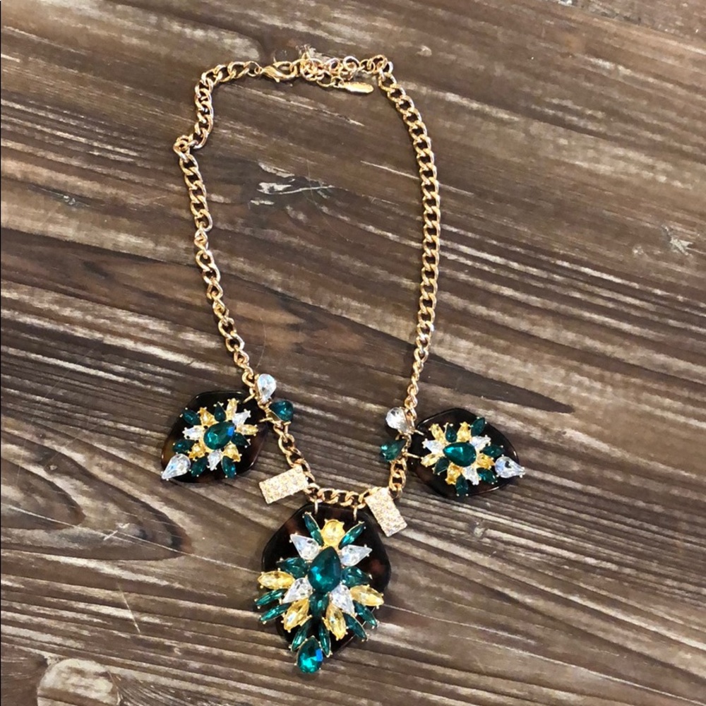 Gem necklace with gold chain